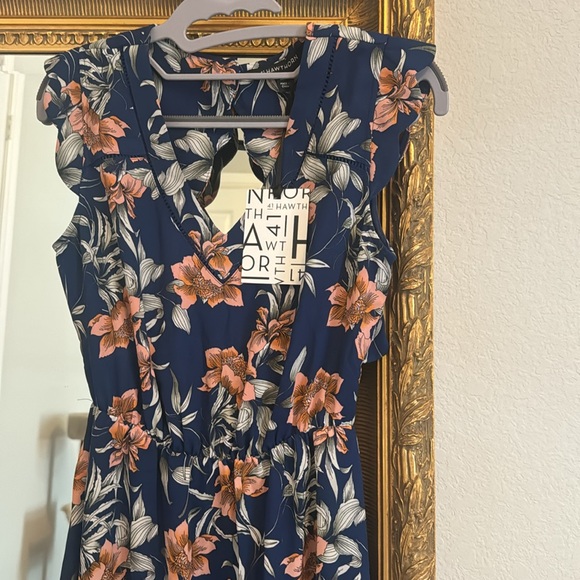 Scallop Detail Dress – a chic and sophisticated choice for any occasion. - Picture 3 of 4